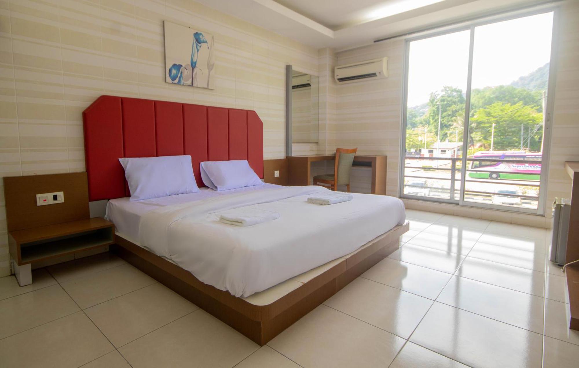 Jq Happy Lumut Hotel Exterior foto